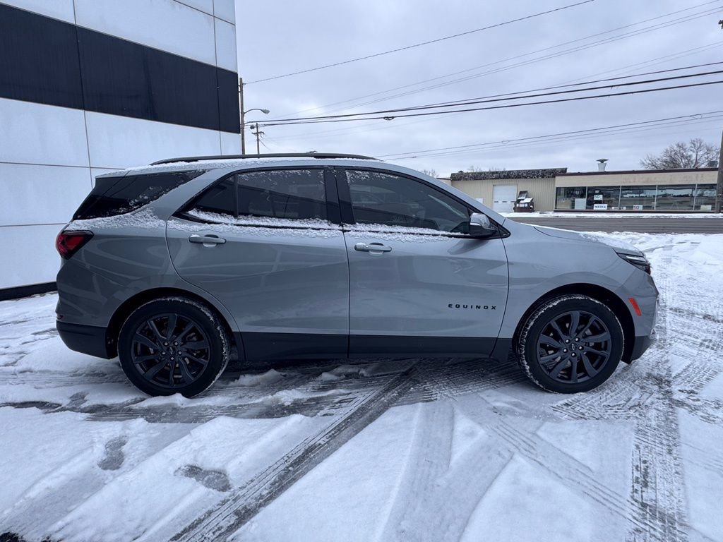 Used 2024 Chevrolet Equinox RS w/ RS Leather Package image 4