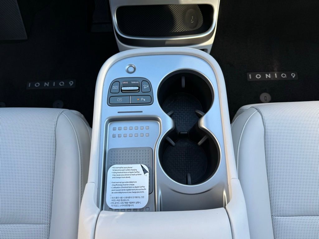 Certified 2026 Hyundai Ioniq 9 Limited w/ Tow & Go Package image 32