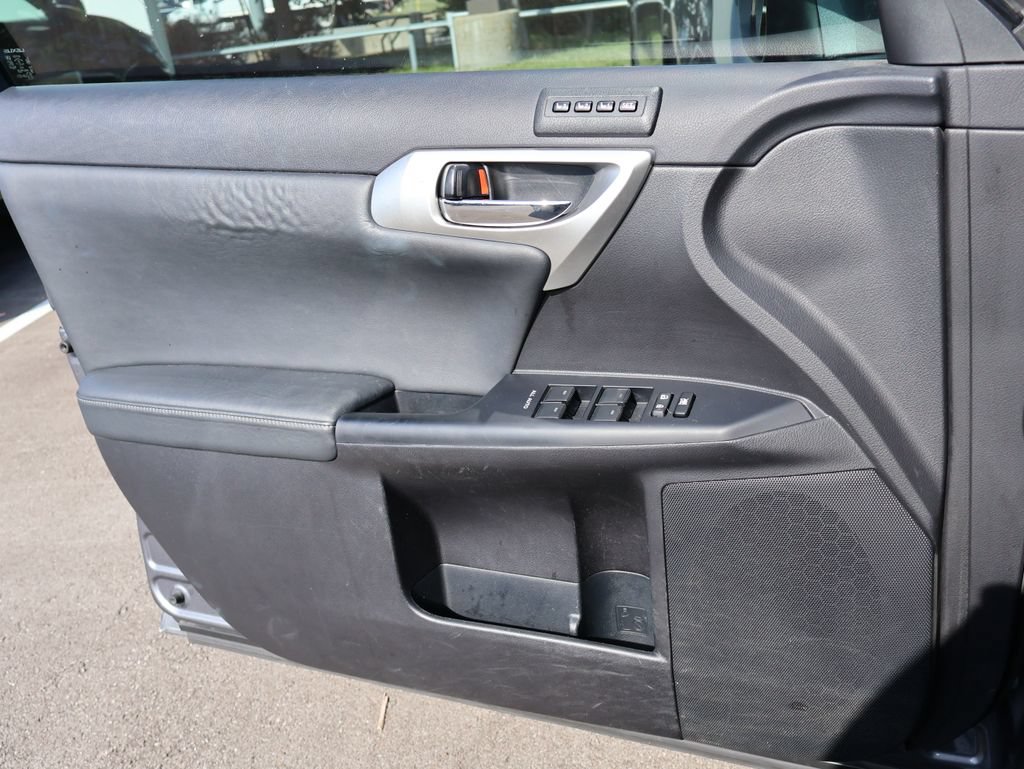 Used 2012 Lexus CT 200h Premium w/ Leather Pkg FWD image 31
