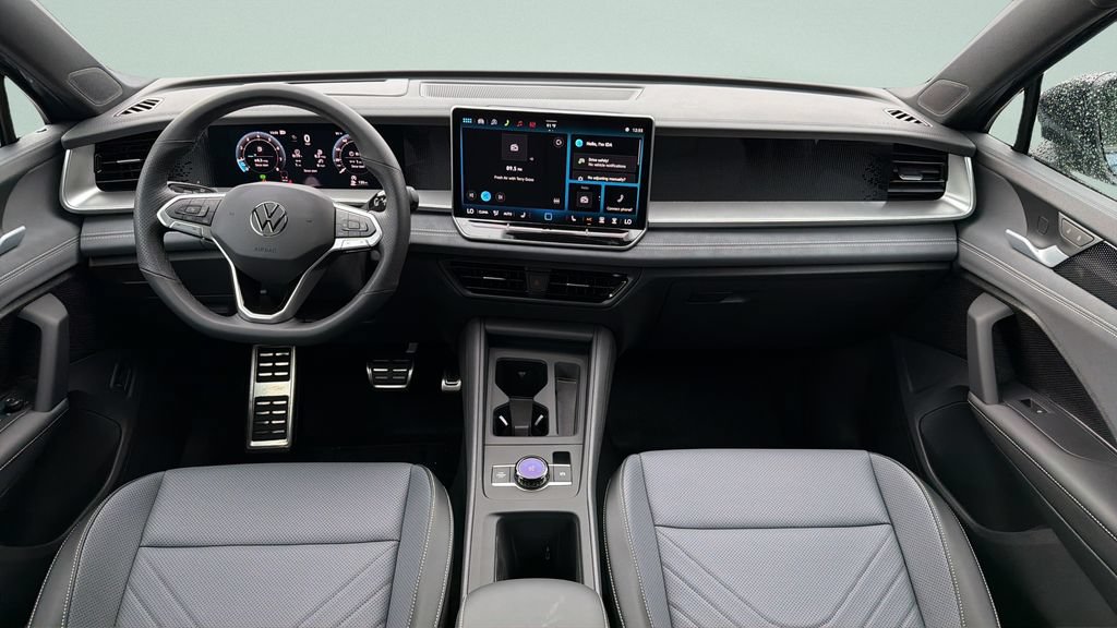 New 2026 Volkswagen Tiguan SE R-Line FWD image 11