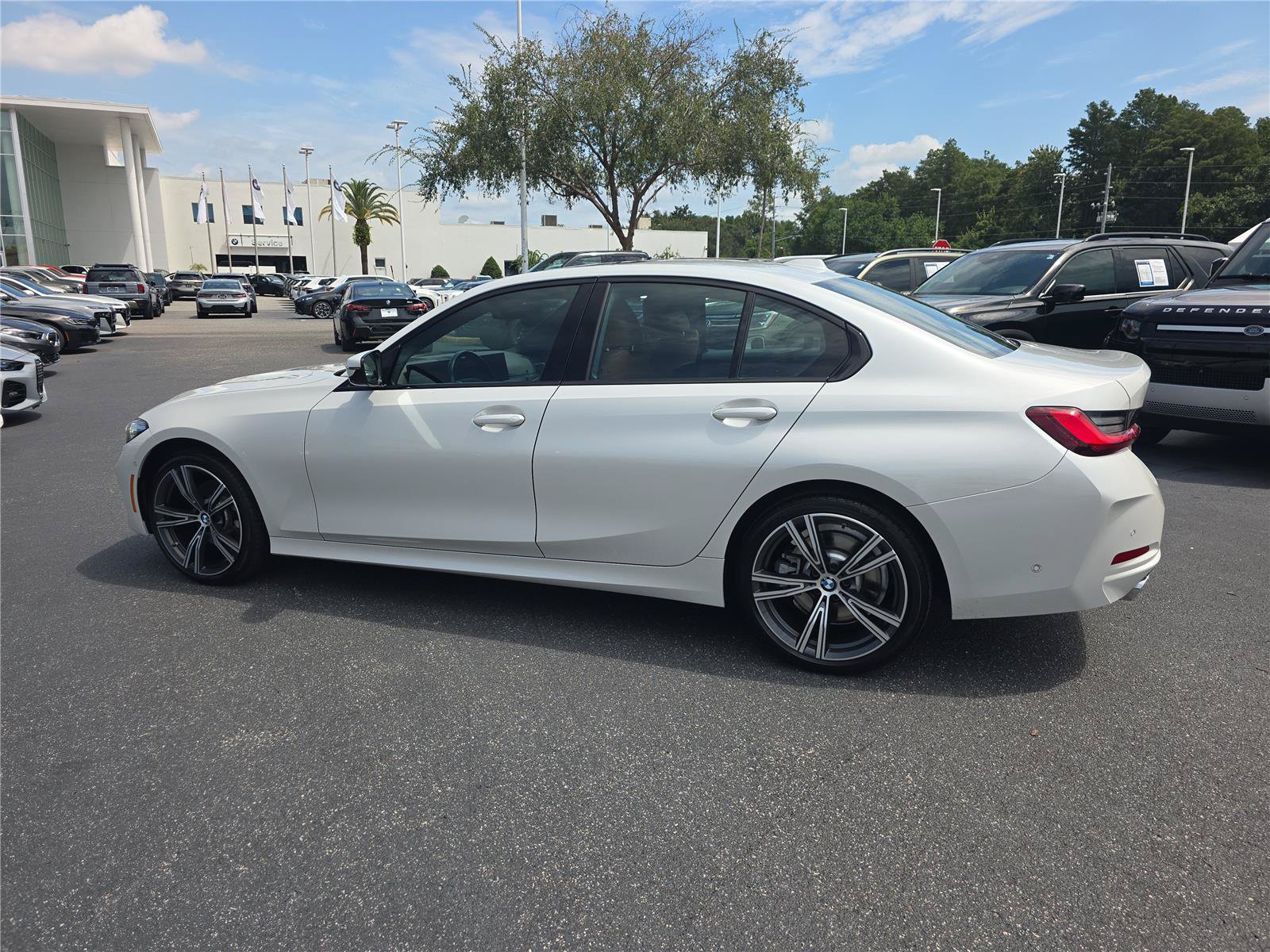 Used 2023 BMW 330i Sedan w/ Premium Package RWD image 5