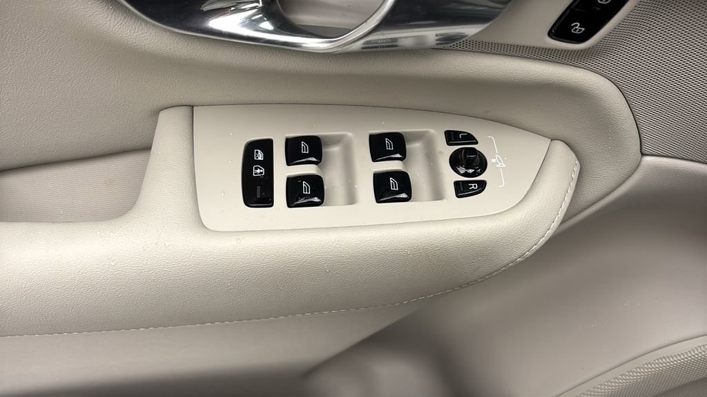 New 2026 Volvo XC90 B6 Ultra image 14