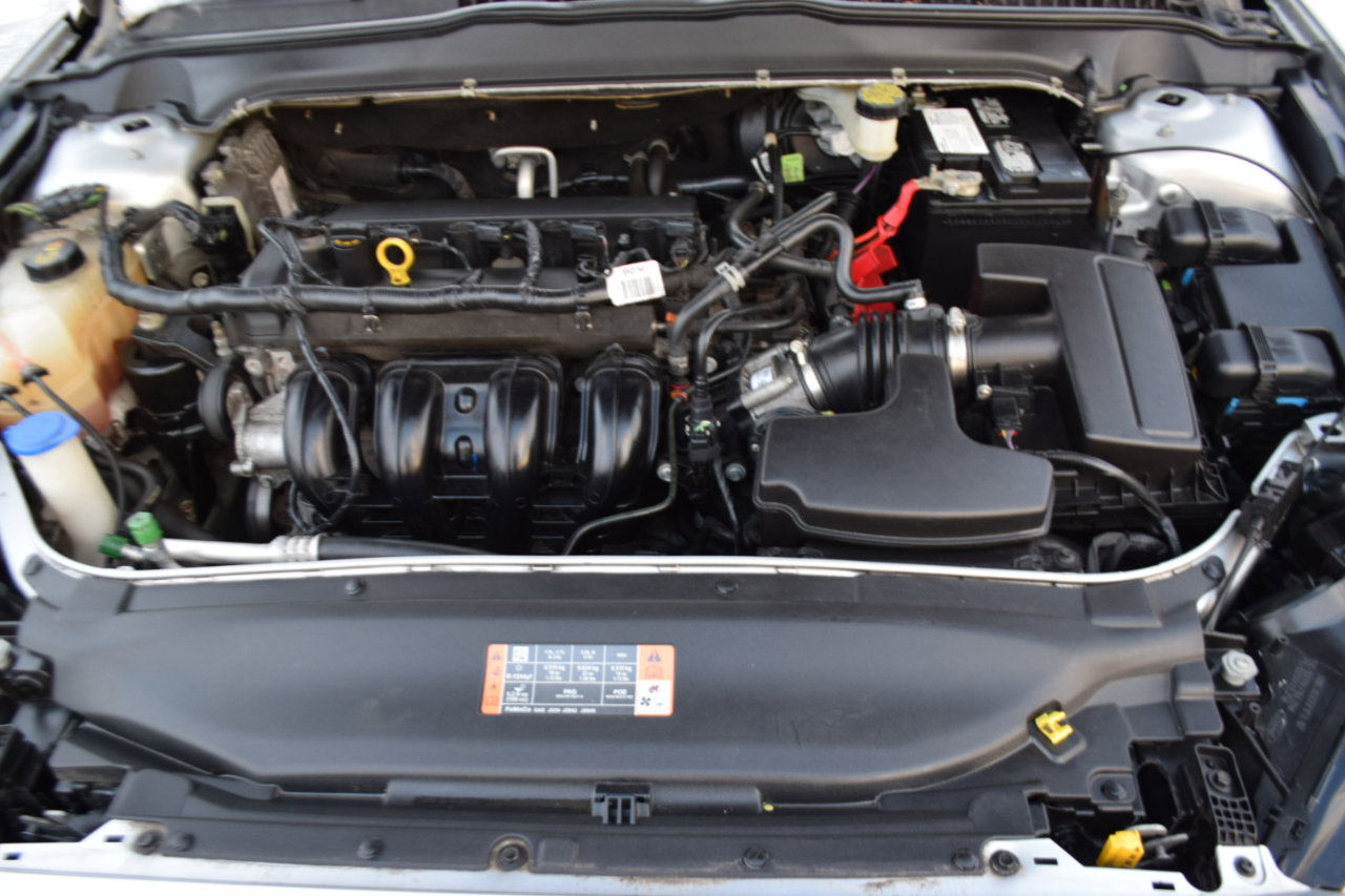 Used 2017 Ford Fusion SE image 27