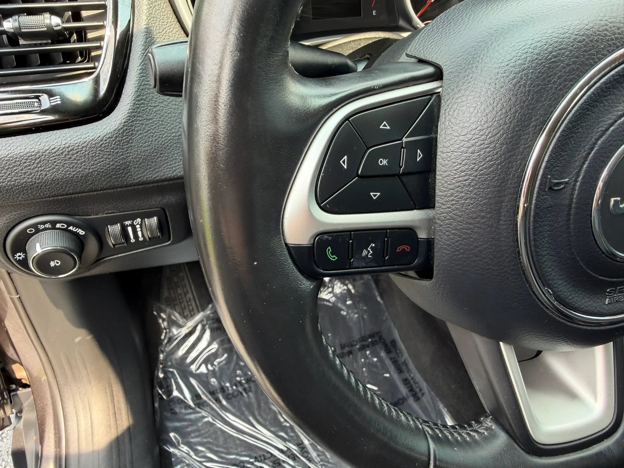 Used 2019 Jeep Compass Latitude AWD/4WD image 15