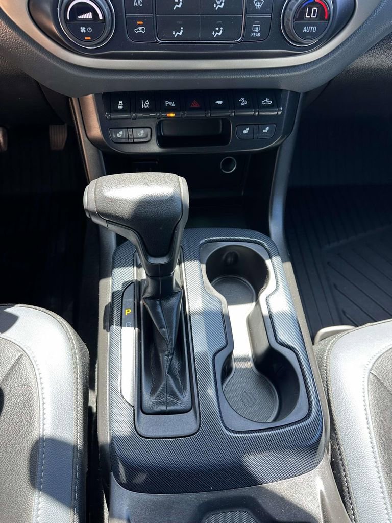 Used 2021 Chevrolet Colorado Z71 w/ Safety Package AWD/4WD image 17