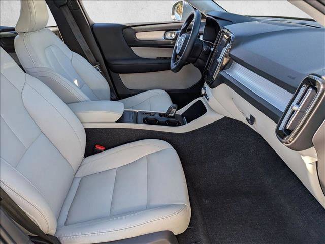 Used 2019 Volvo XC40 T5 Momentum image 22