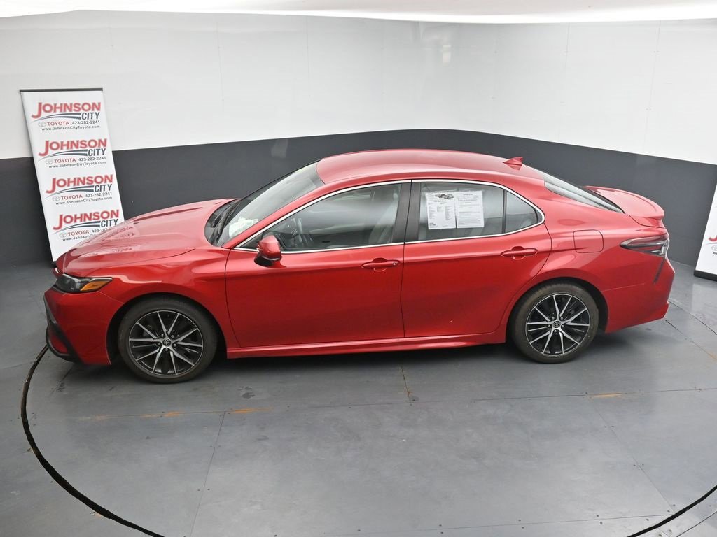 Used 2022 Toyota Camry SE image 25