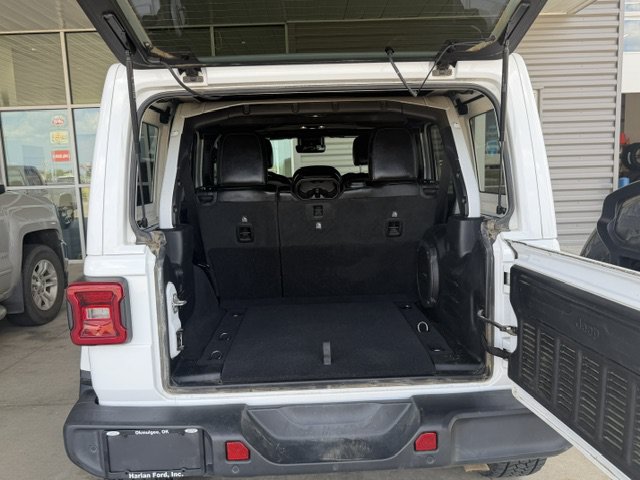 Used 2020 Jeep Wrangler Unlimited Sahara AWD/4WD image 5