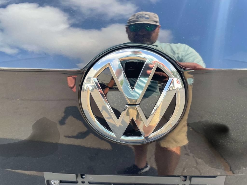 Used 2019 Volkswagen Tiguan SE w/ Panoramic Sunroof Package AWD/4WD image 13