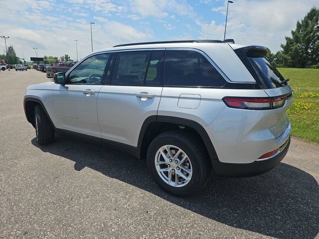 New 2026 Jeep Grand Cherokee Laredo X AWD/4WD image 3