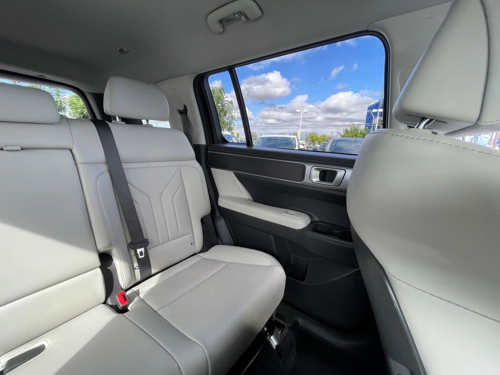 Used 2025 Hyundai Santa Fe SEL image 37