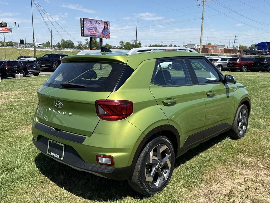 Used 2021 Hyundai Venue SEL FWD image 13