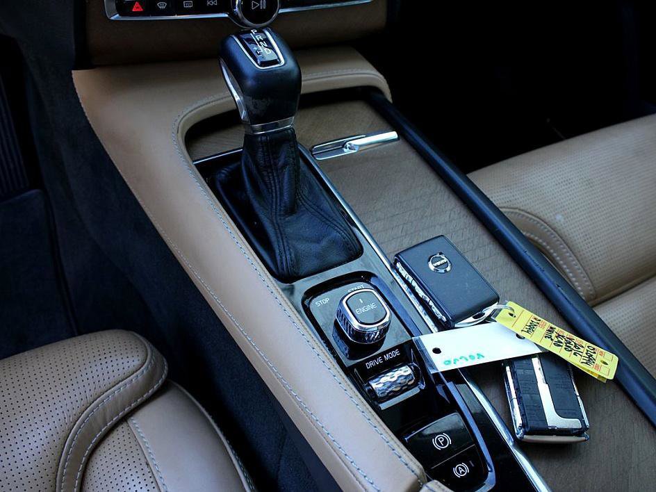 Used 2016 Volvo XC90 T6 image 26