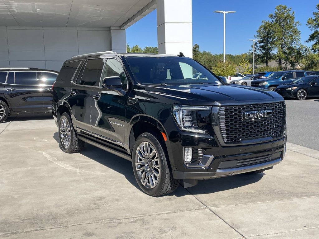 Used 2024 GMC Yukon Denali Ultimate AWD/4WD image 6