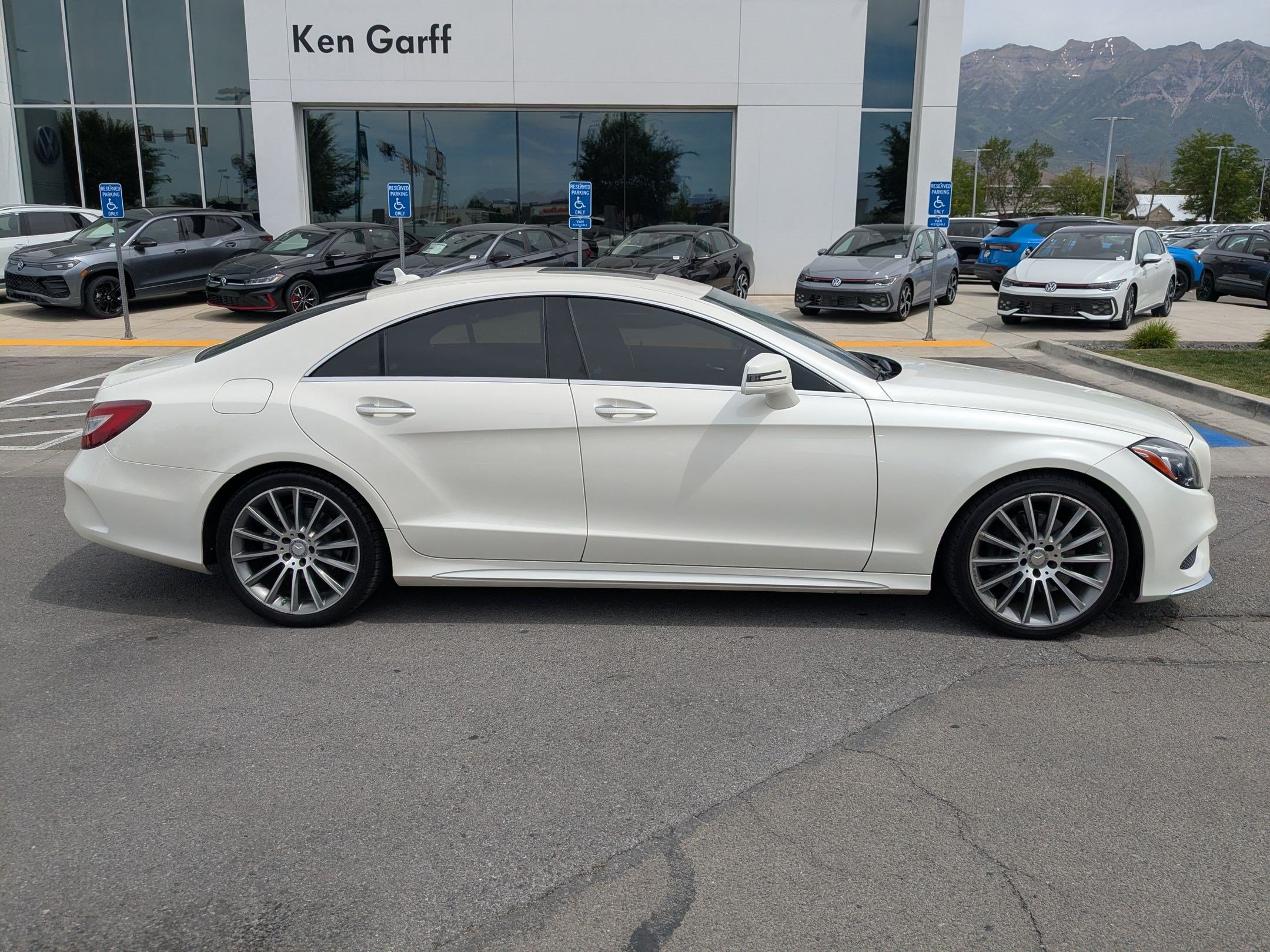 Used 2016 Mercedes-Benz CLS 400 image 2