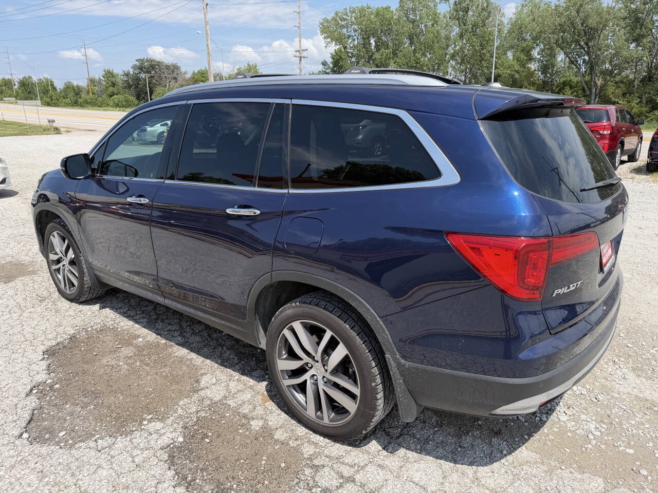 Used 2017 Honda Pilot Touring image 5