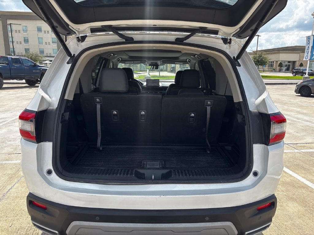 Used 2025 Honda Pilot Touring image 13