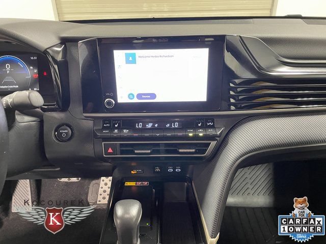 Used 2025 Toyota Camry SE w/ Convenience Package FWD image 17