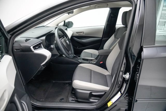 Used 2023 Toyota Corolla LE FWD image 3