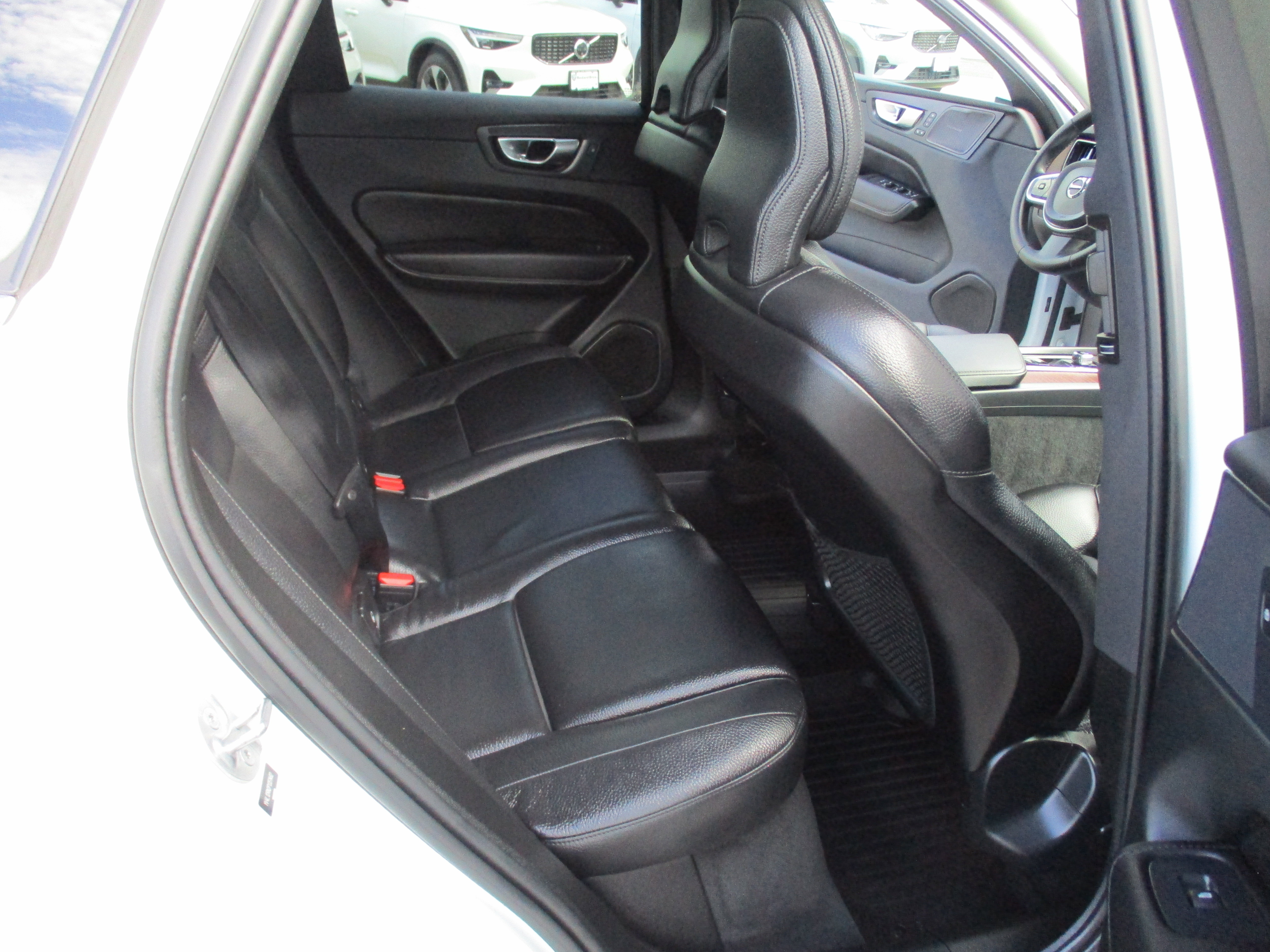 Certified 2023 Volvo XC60 B5 Plus image 15