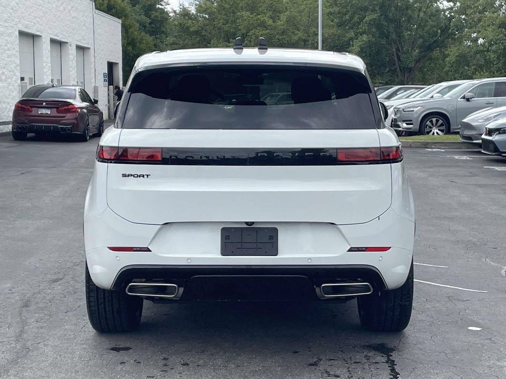 New 2026 Land Rover Range Rover Sport Dynamic SE AWD/4WD image 8