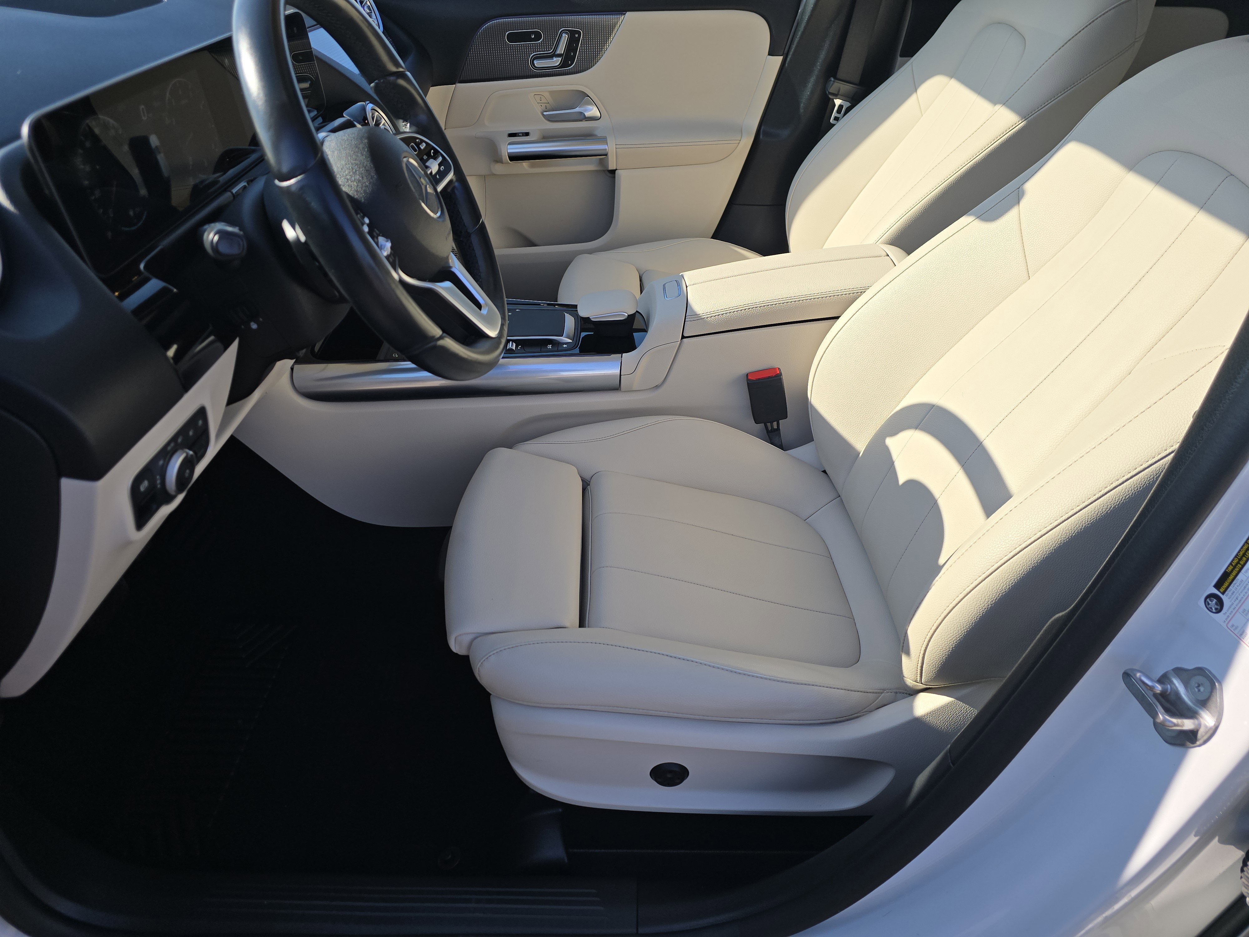 Used 2021 Mercedes-Benz GLA 250 4MATIC image 21