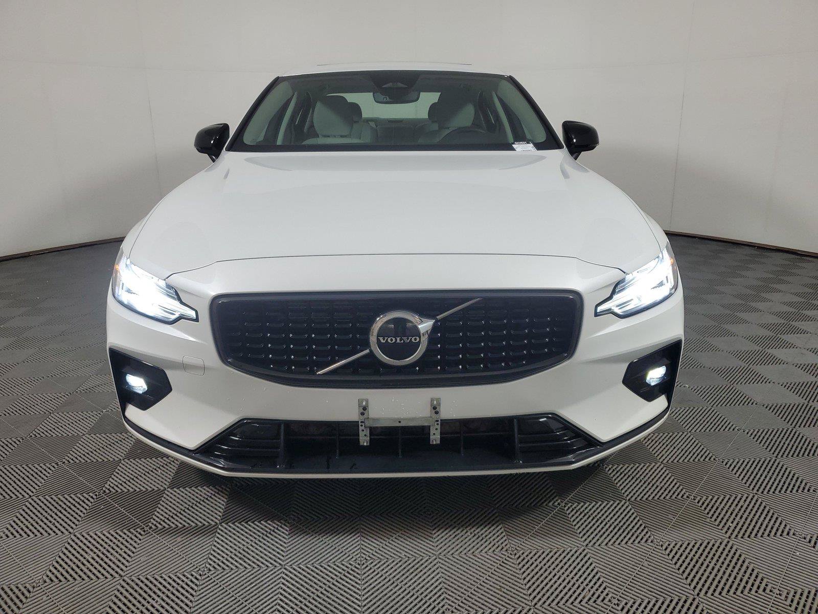 Certified 2024 Volvo S60 B5 Core FWD image 2