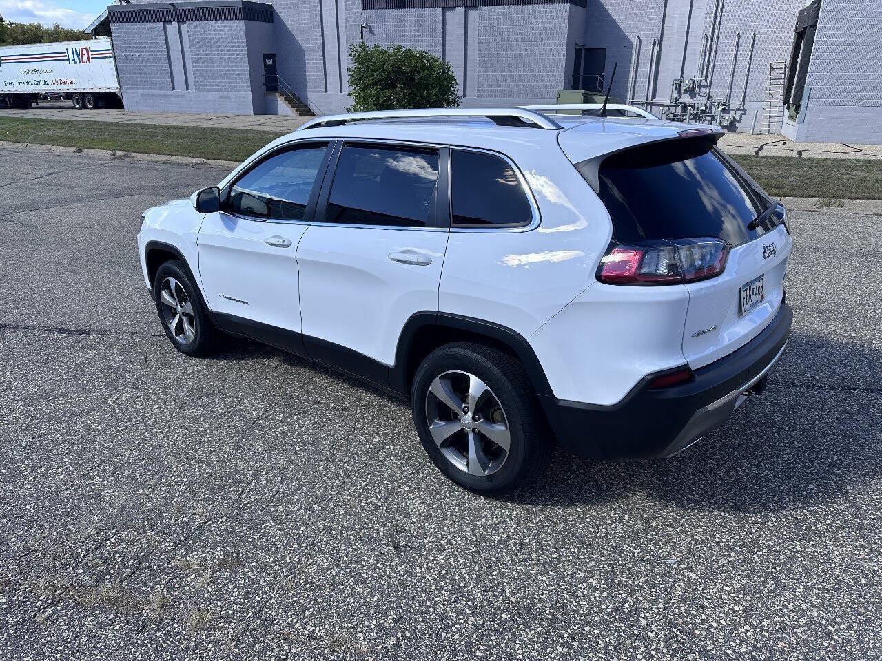 Used 2020 Jeep Cherokee Limited w/ Trailer Tow Group AWD/4WD image 5