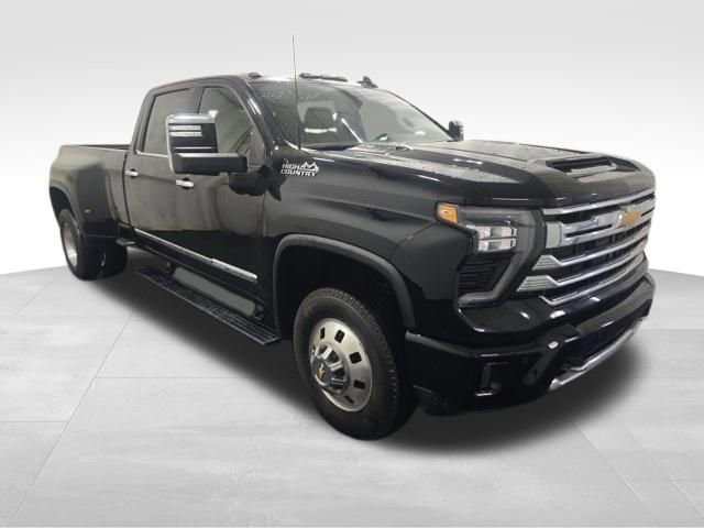 Used 2024 Chevrolet Silverado 3500 High Country w/ High Country Premium Package AWD/4WD video 2