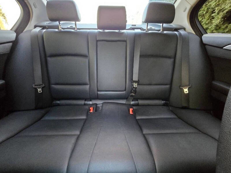 Used 2014 BMW 528i Sedan image 13