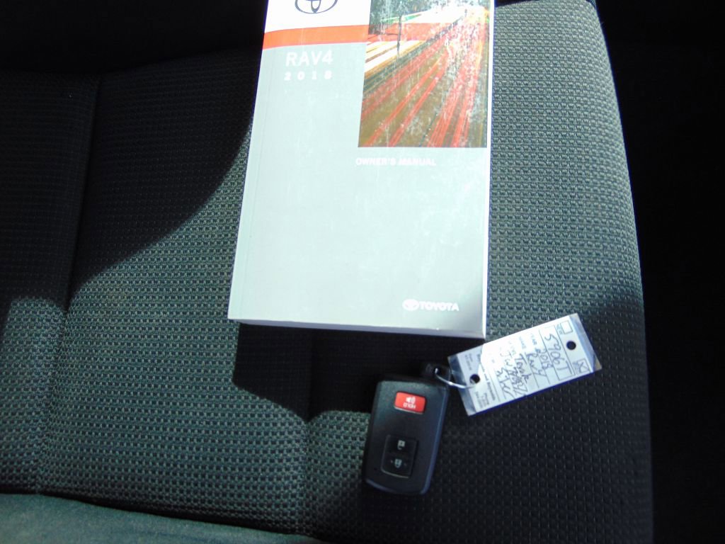 Used 2018 Toyota RAV4 XLE w/ Plus Extra Value Package image 10