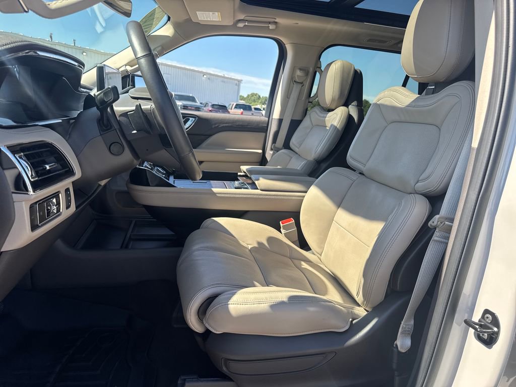 Used 2024 Lincoln Navigator L Reserve AWD/4WD image 16