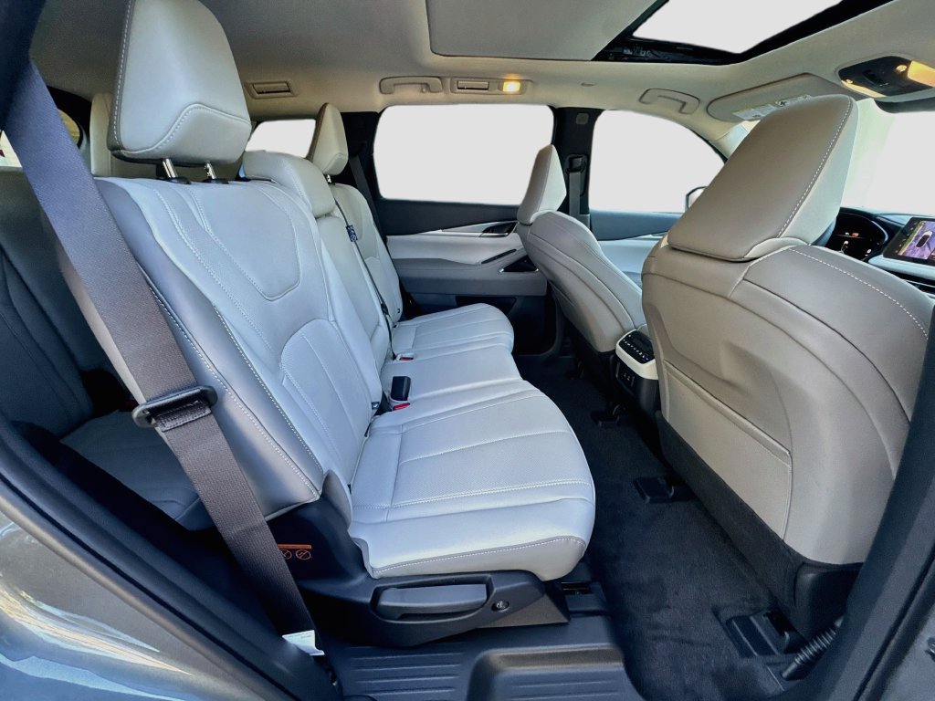 Used 2027 INFINITI QX60 Luxe w/ Cargo Package FWD image 31