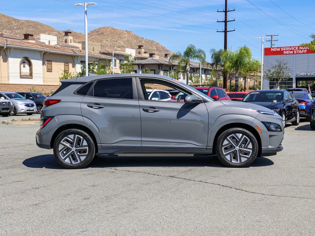 Used 2023 Hyundai Kona SE w/ Cargo Package image 3