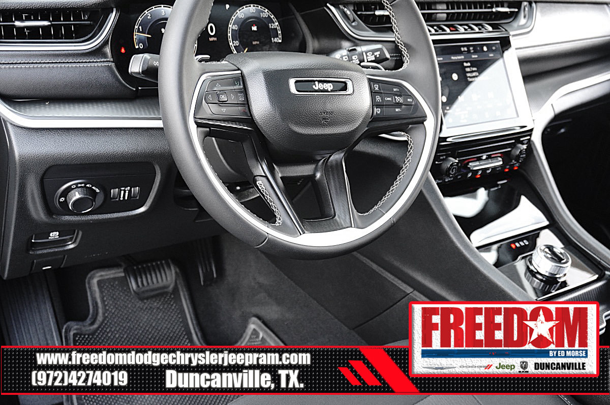 Certified 2025 Jeep Grand Cherokee L Laredo RWD image 27