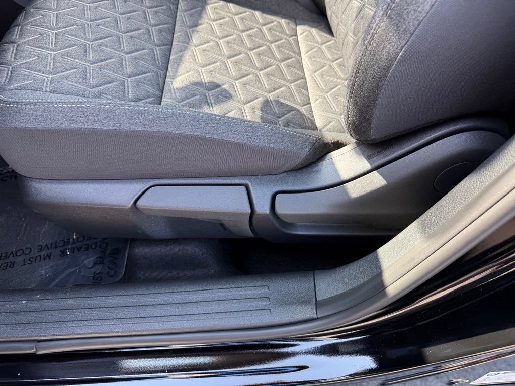 New 2026 Nissan Kicks SV w/ Cold Weather Package FWD image 5