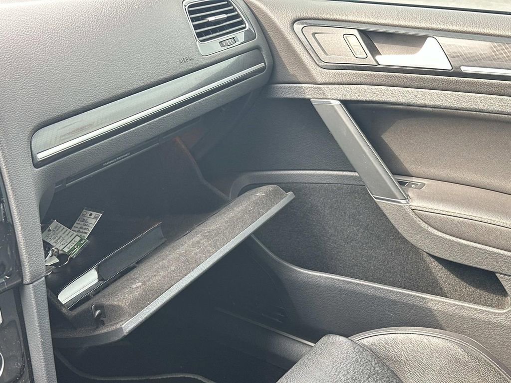 Used 2016 Volkswagen Golf R 4-Door image 34