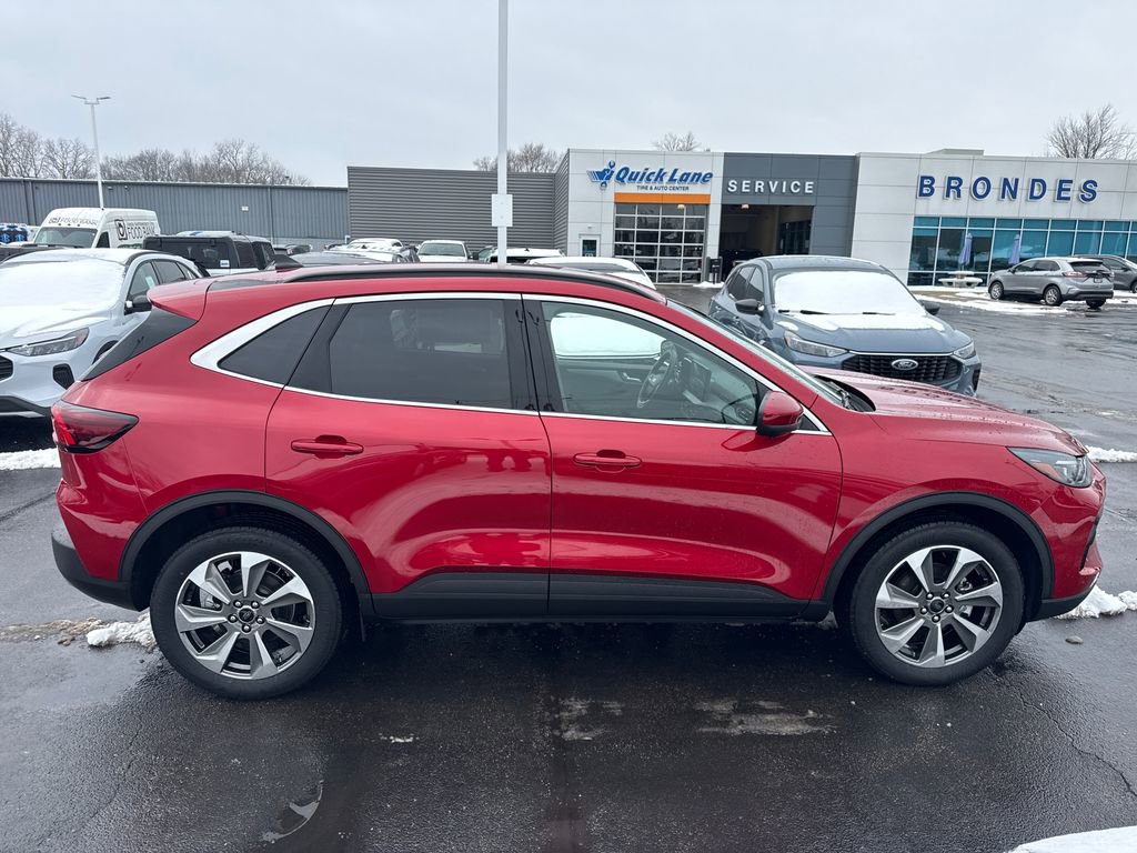 Used 2023 Ford Escape Platinum image 6