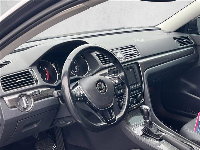 Used 2017 Volkswagen Passat 1.8T SE FWD image 10