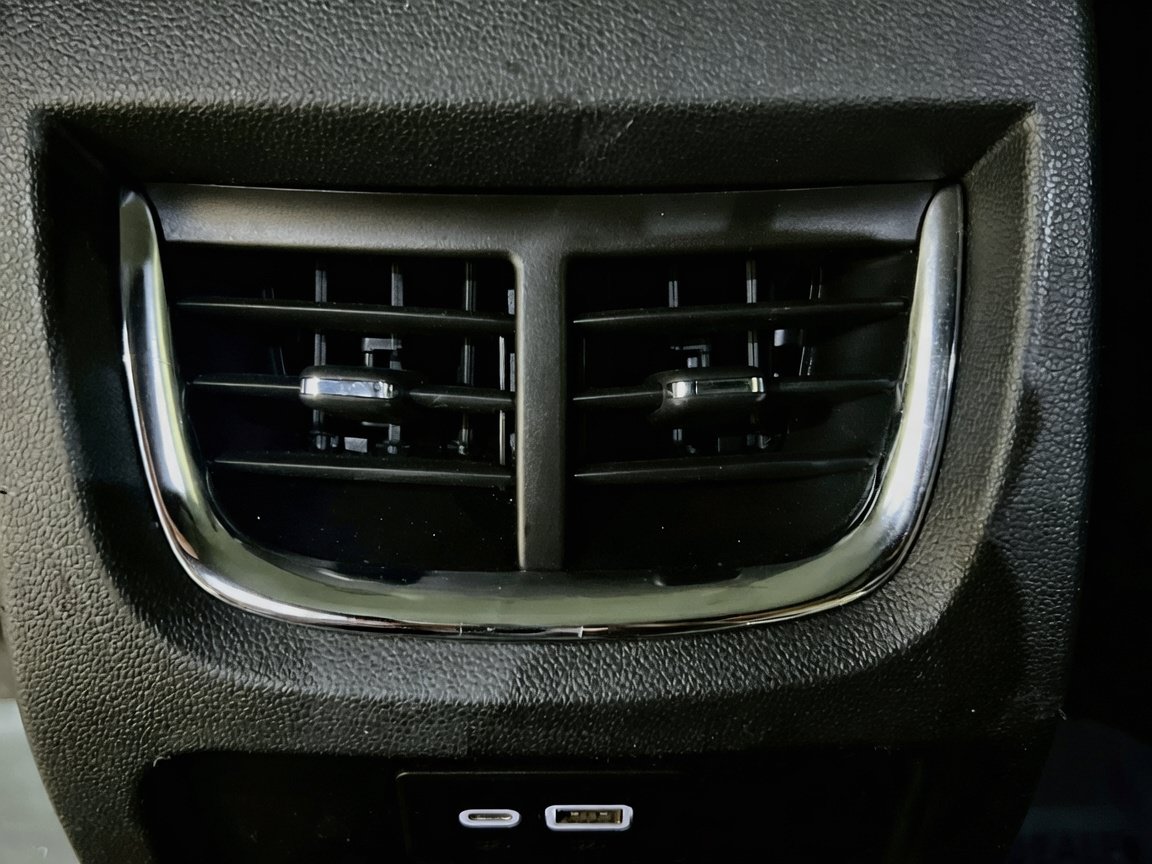 Used 2019 Chevrolet Blazer LT FWD image 17