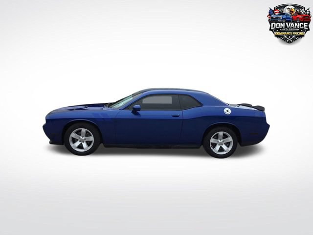 Used 2012 Dodge Challenger SXT RWD image 2