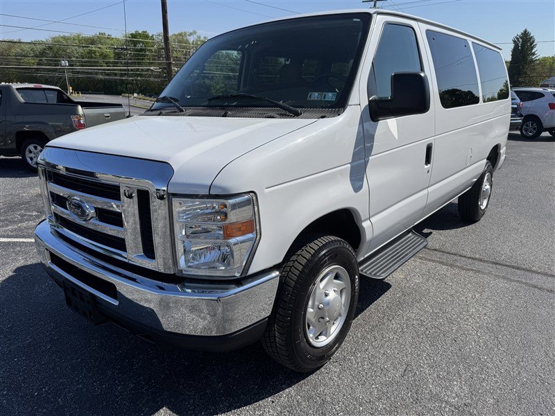 Used 2011 Ford E-350 and Econoline 350 XLT RWD image 4