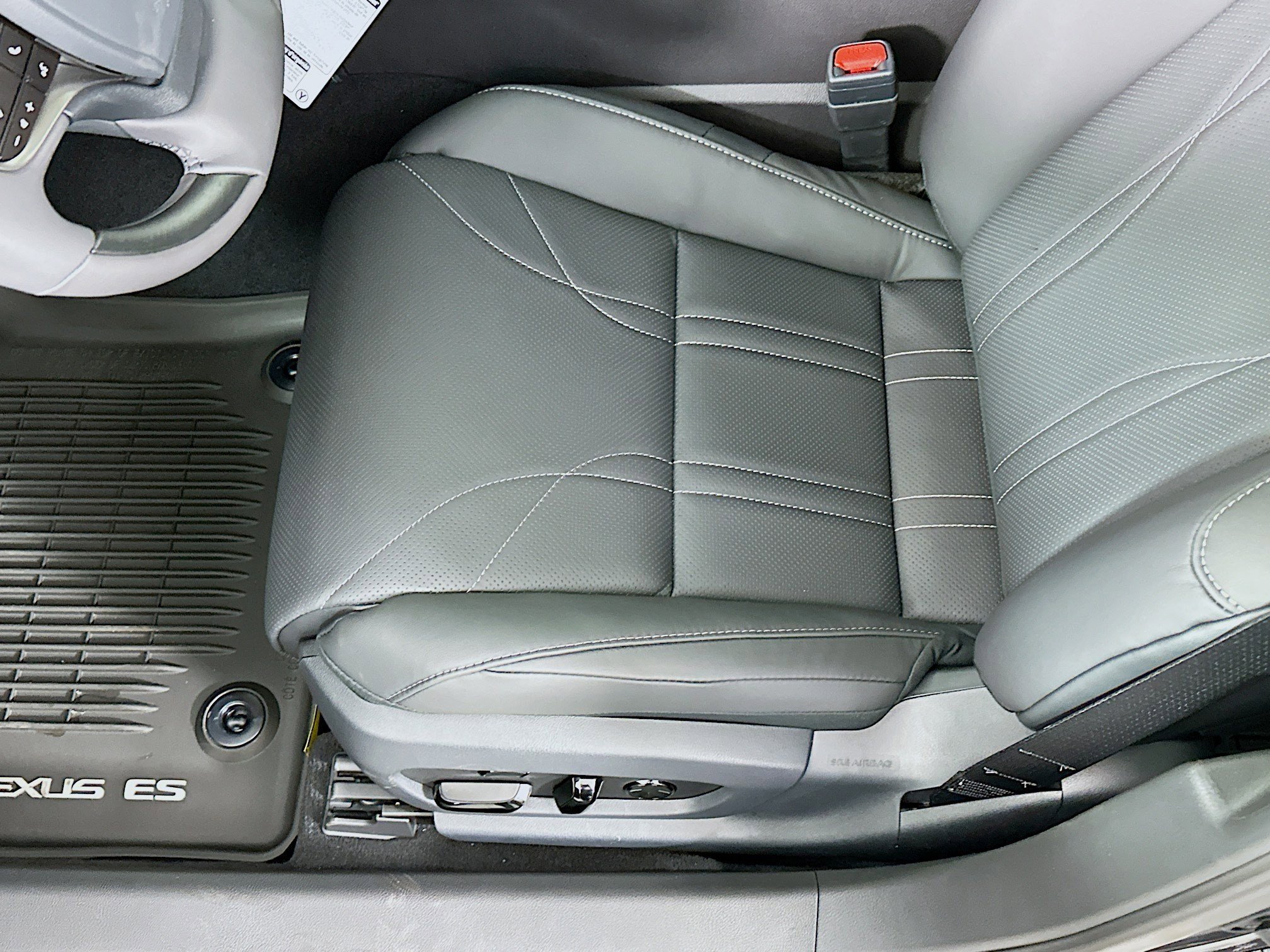 New 2025 Lexus ES 300h w/ Luxury Package image 20