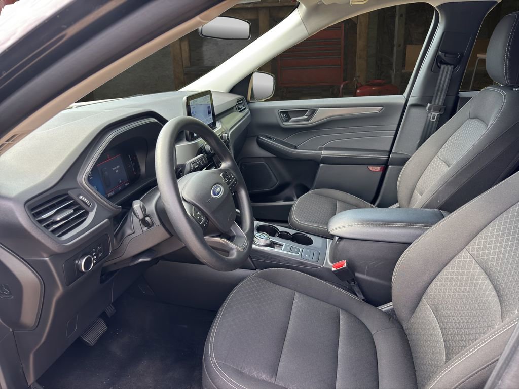 Certified 2025 Ford Escape Active AWD/4WD image 19