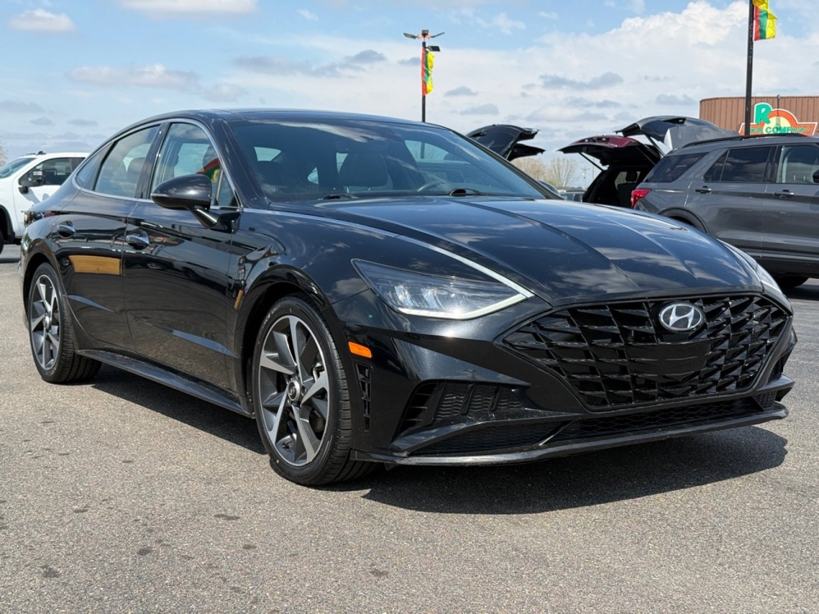 Used 2023 Hyundai Sonata SEL Plus w/ Cargo Package FWD image 2