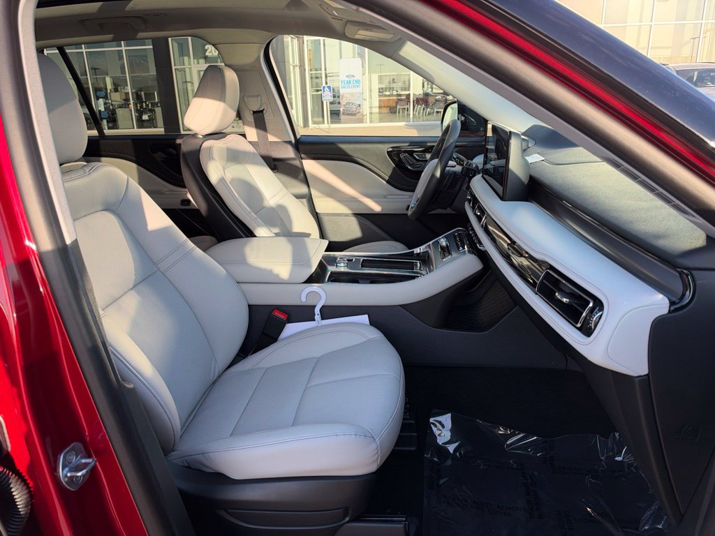New 2027 Lincoln Aviator AWD image 10