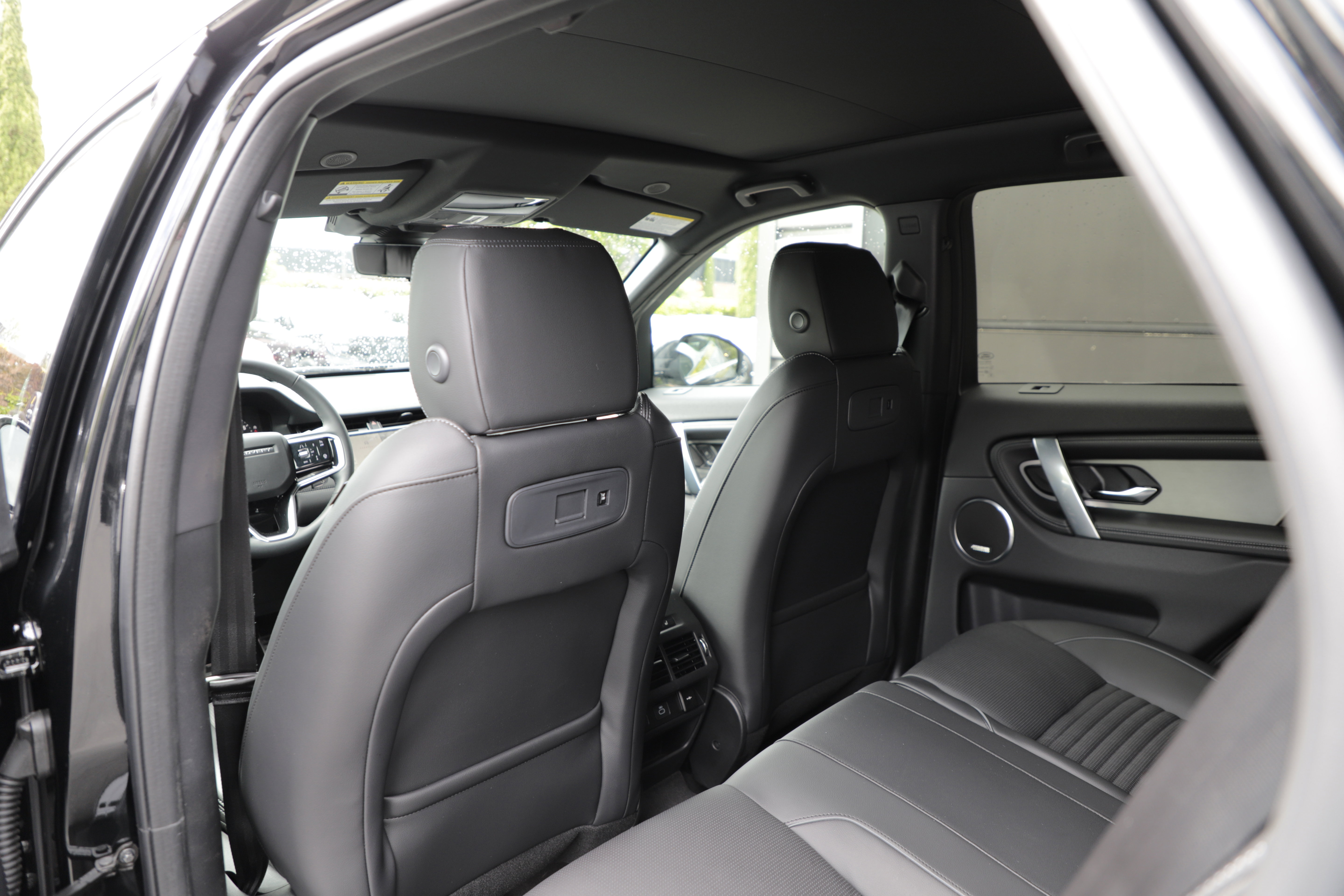 New 2026 Land Rover Discovery Sport Landmark AWD/4WD image 15
