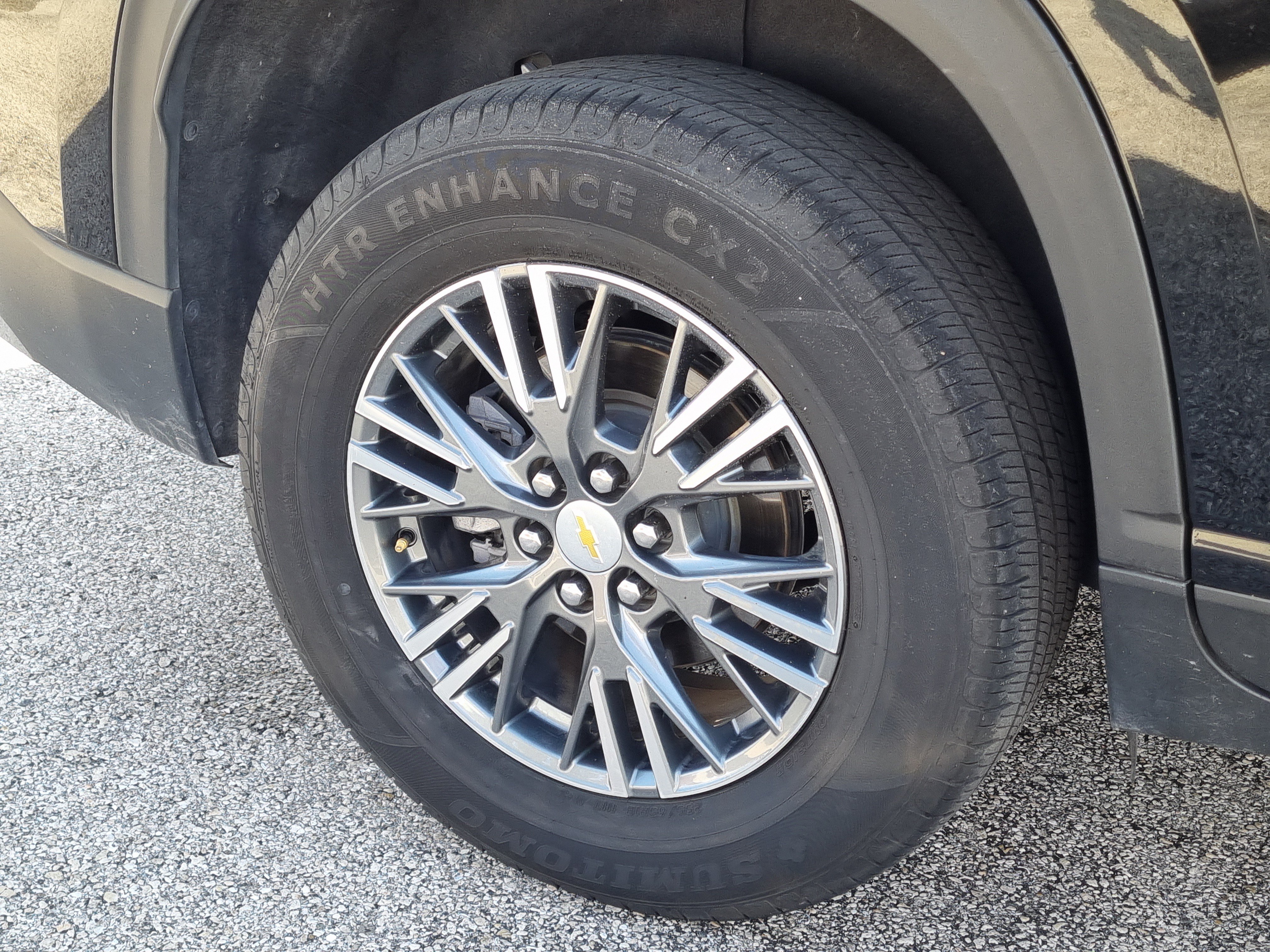 Used 2024 Chevrolet Traverse LT FWD image 11