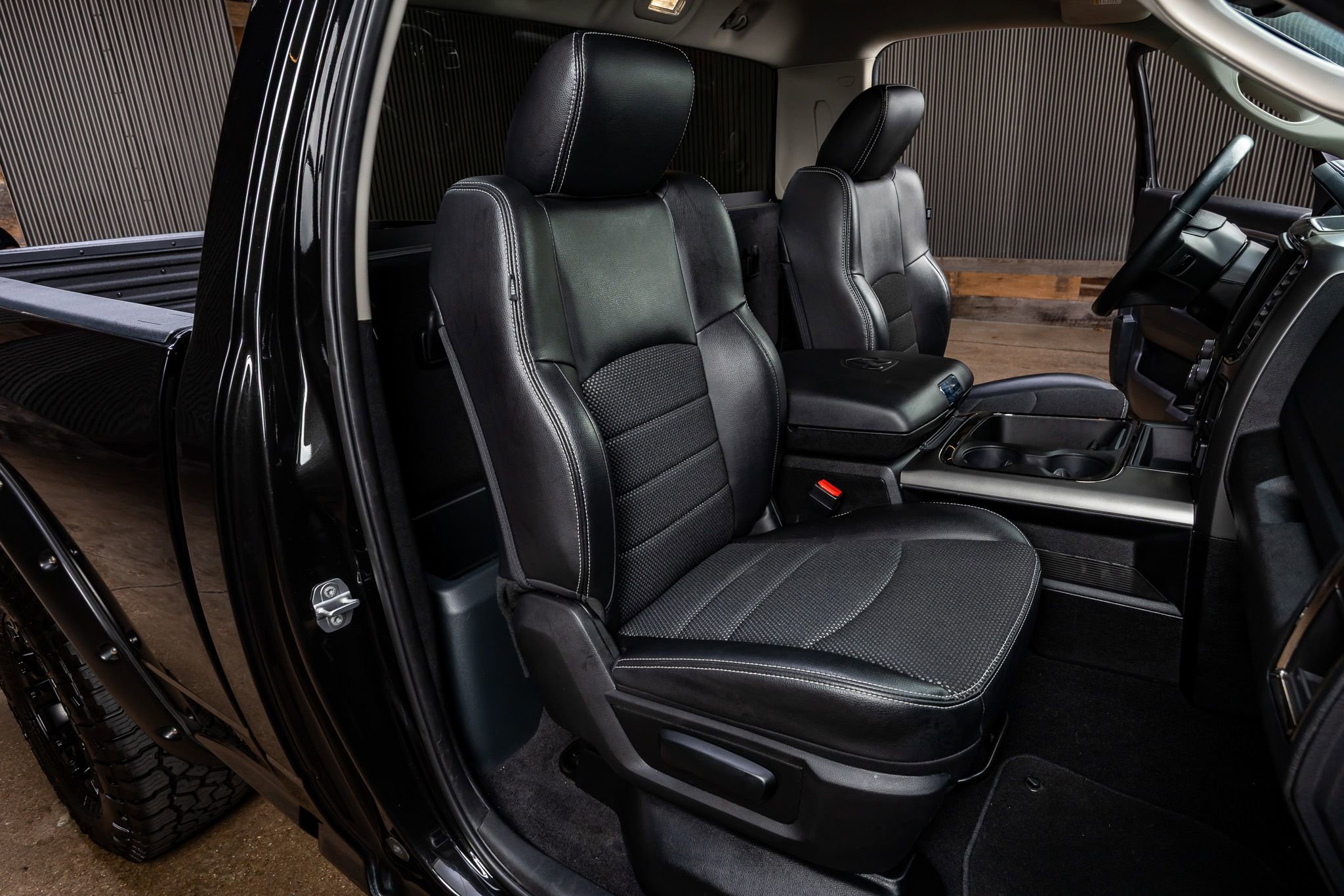 Used 2017 RAM 1500 Sport w/ Black Ram 1500 Sport Group image 30