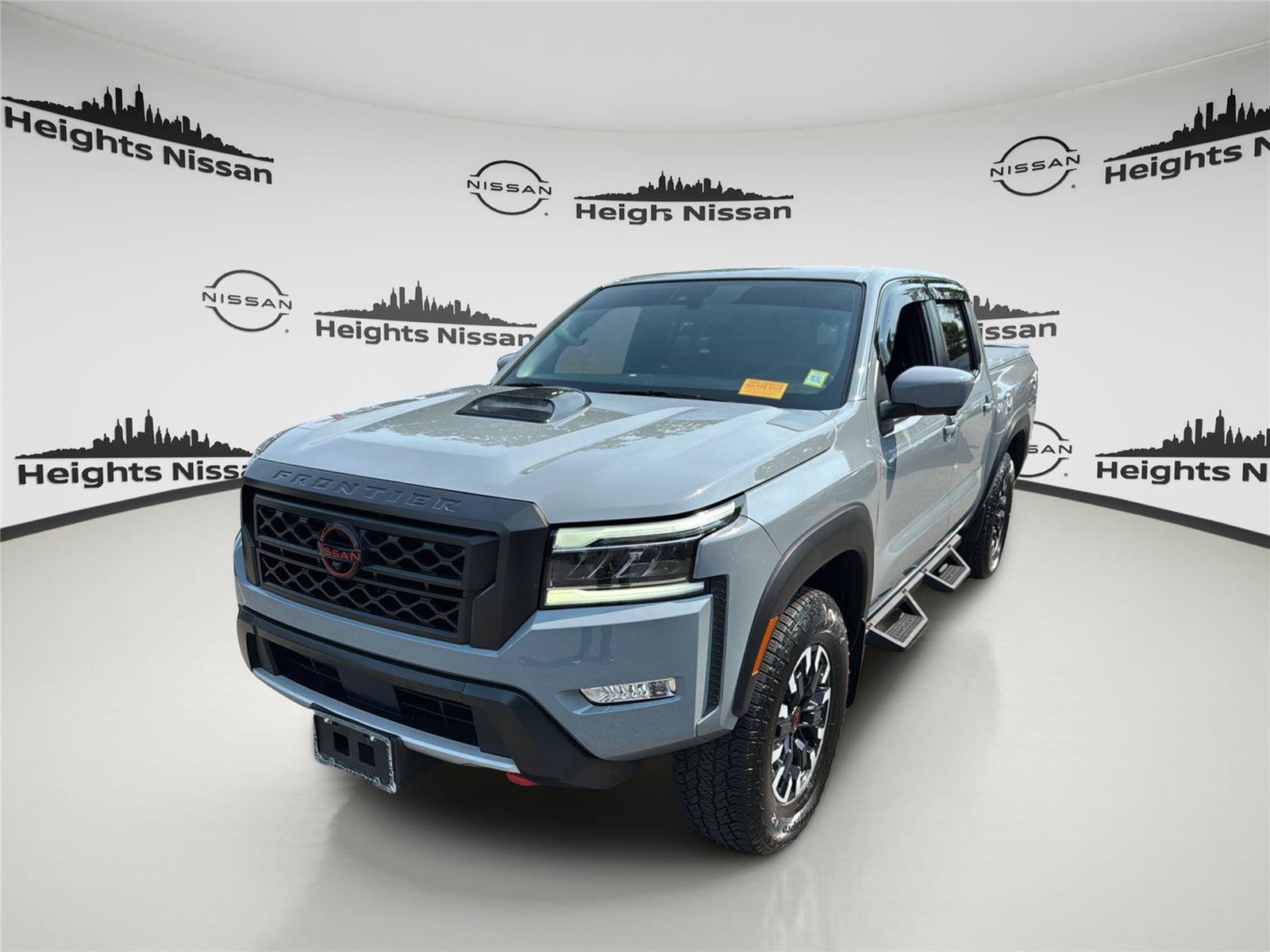 Used 2023 Nissan Frontier PRO-4X w/ Pro Convenience Package AWD/4WD image 9